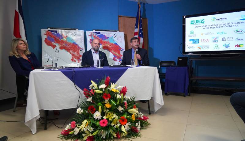 Press conference with Carlos Manuel Rodriguez (Minister of Environment and Energy of Costa Rica), Dr. Saud Amer (USGS) and Sharon Day (former US ambassador to Costa Rica) (© RTI, 2019)